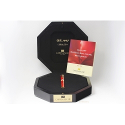 Caran d'Ache Hongkong Limited Edition Füllhalter Patronenfüller 18K M Feder Box